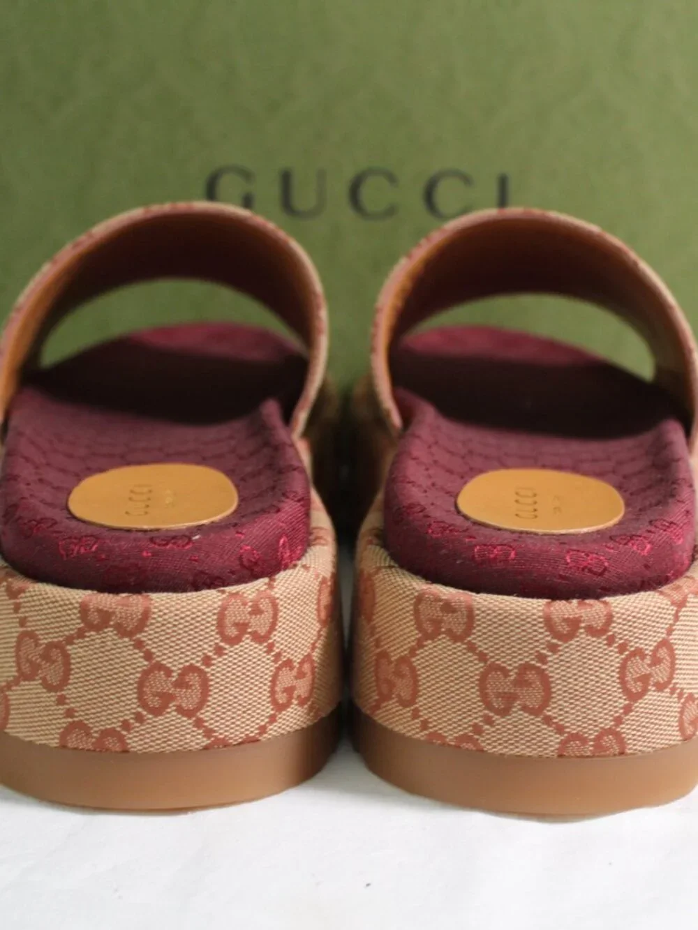 NWB Gucci GG Red Angelina Supreme Platform Sandals Slides Mules 40 843439